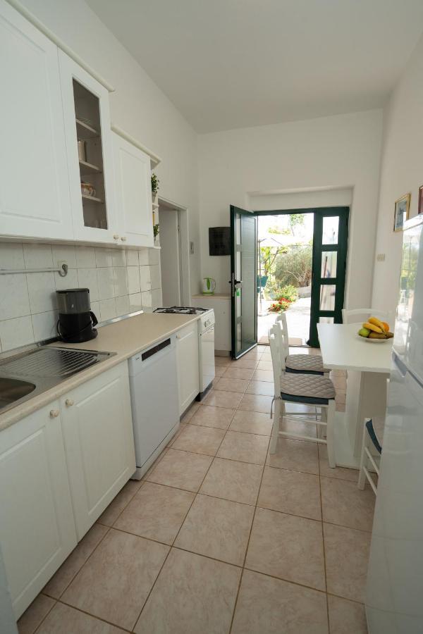 Appartement Kuca Za Odmor Denona à Borovići Extérieur photo