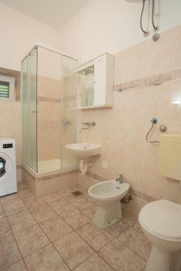 Appartement Kuca Za Odmor Denona à Borovići Extérieur photo