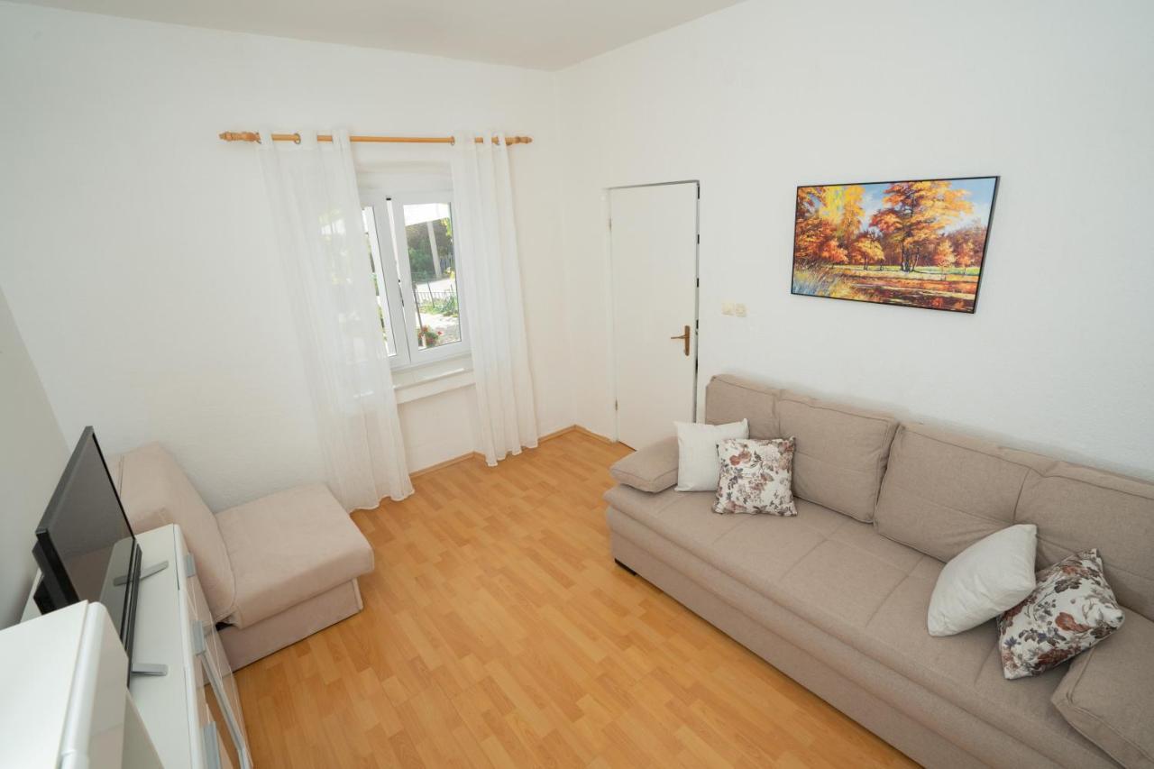 Appartement Kuca Za Odmor Denona à Borovići Extérieur photo